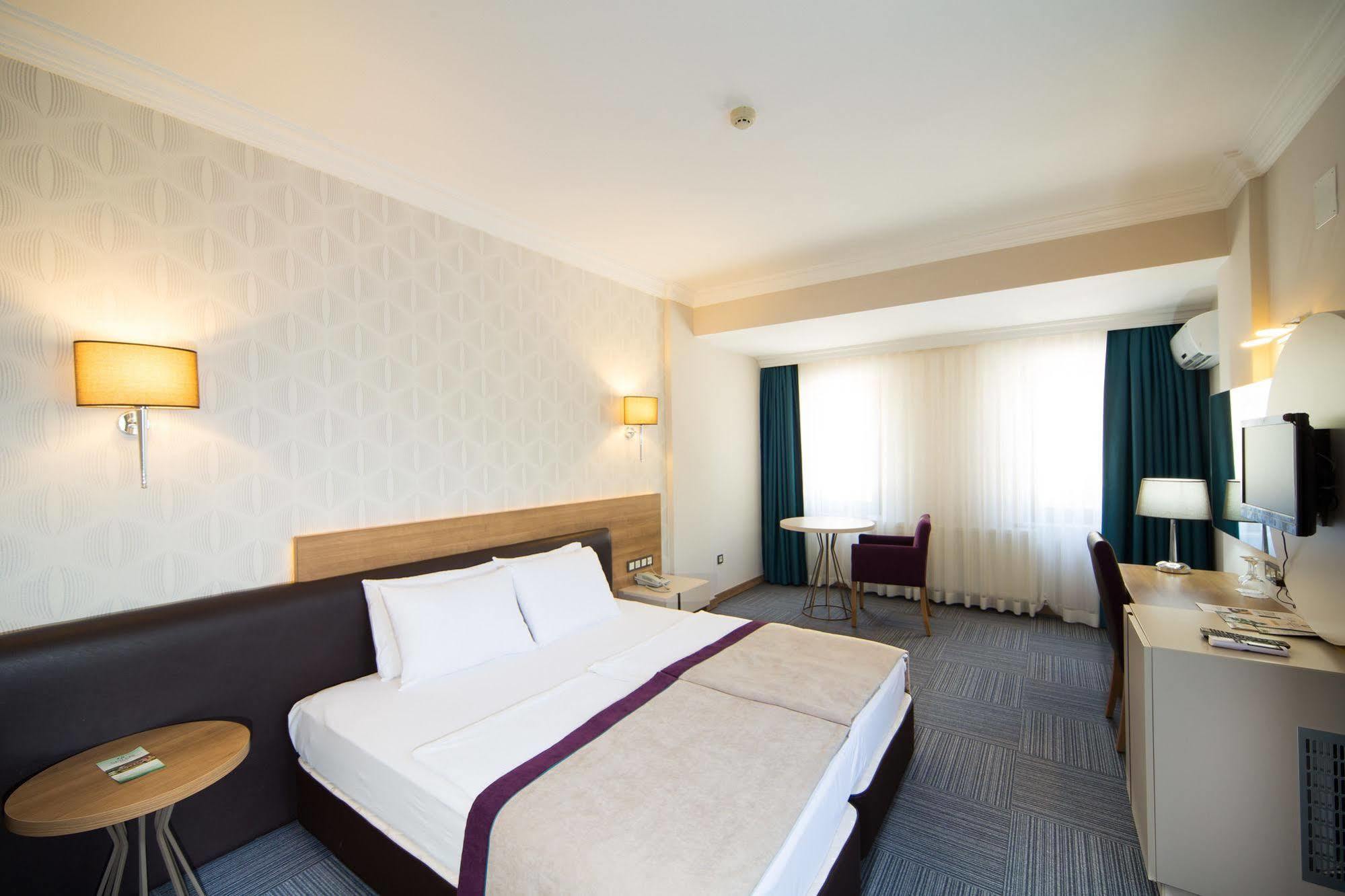 Spilos Hotel Manisa Exterior foto